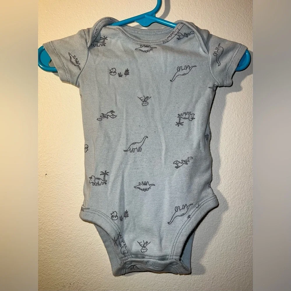 5 FOR 1 Carter’s Baby Dinosaur Short Sleeve Bodysuit Onesies! Size 3 Months.